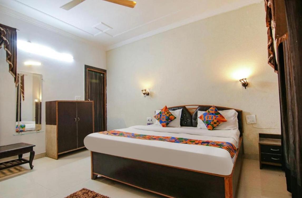 The For You Hotel & Restaurant Rishikesh Bagian luar foto