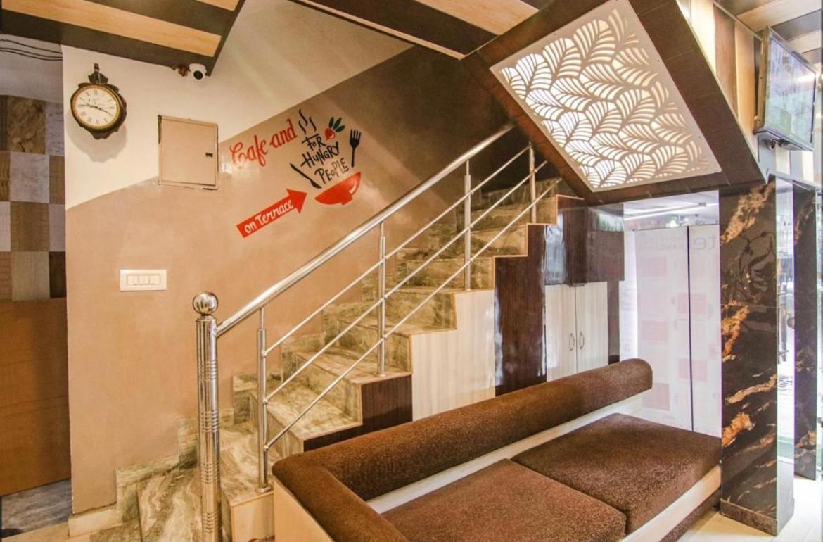 The For You Hotel & Restaurant Rishikesh Bagian luar foto