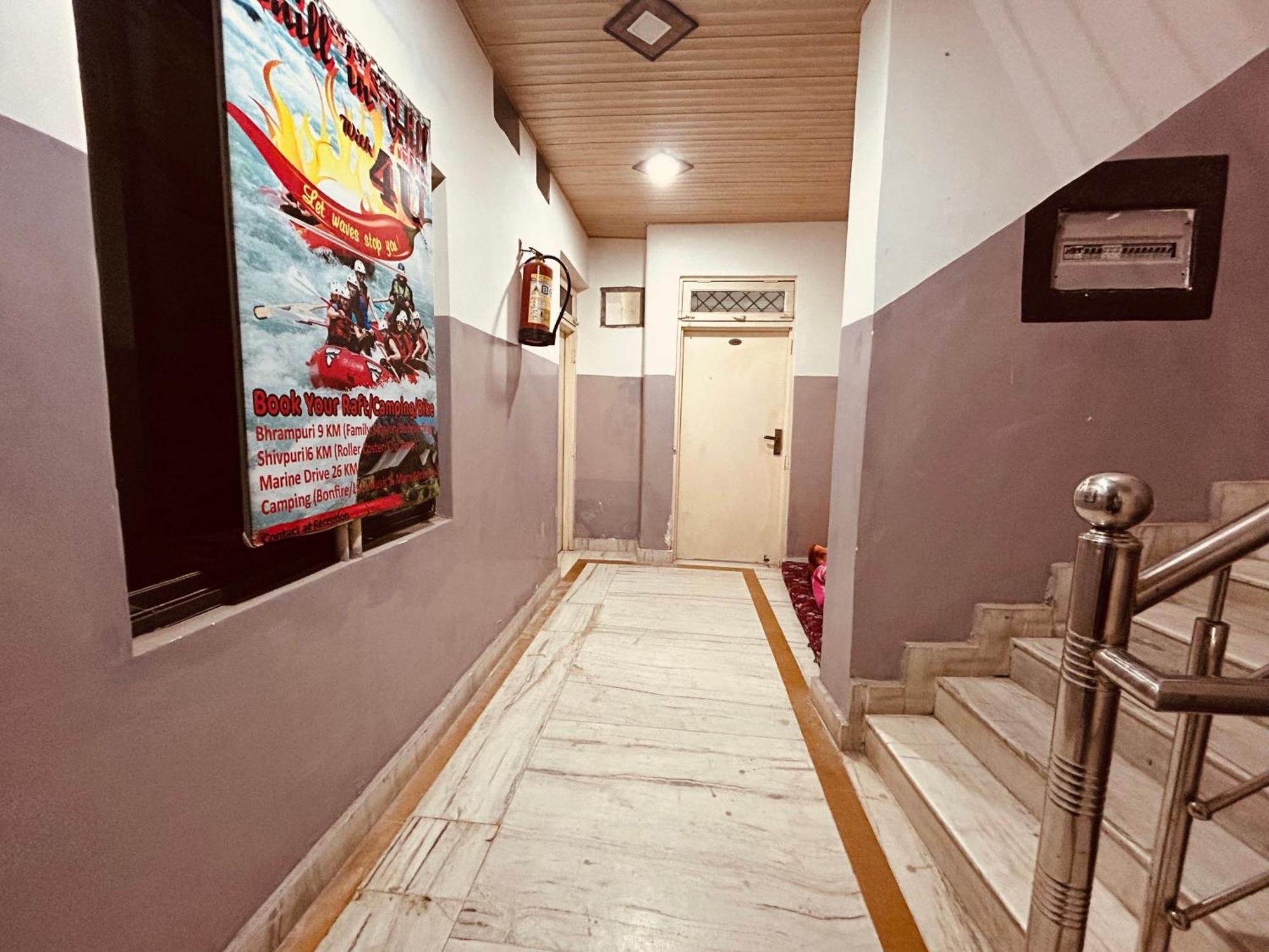 The For You Hotel & Restaurant Rishikesh Bagian luar foto