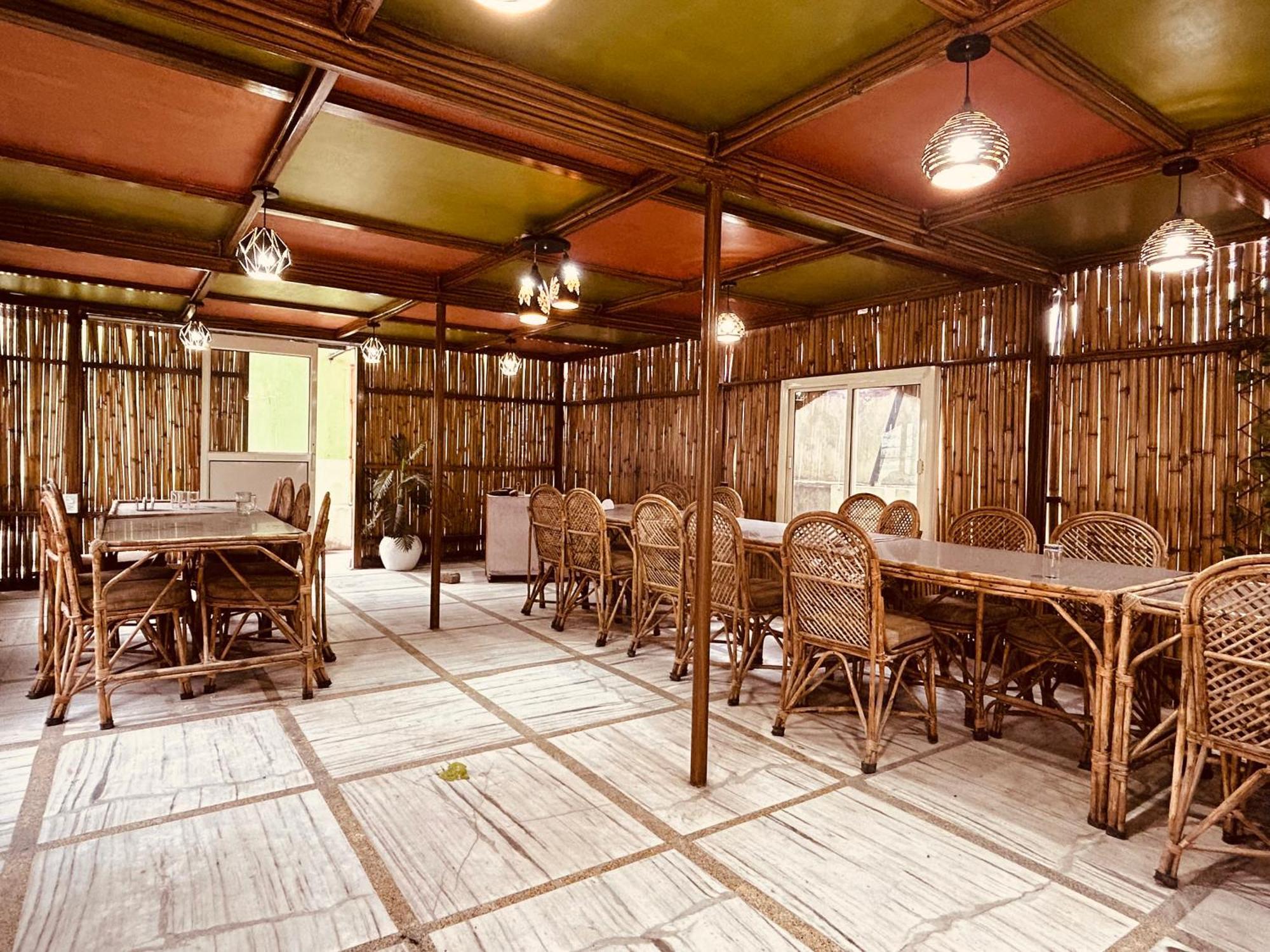 The For You Hotel & Restaurant Rishikesh Bagian luar foto