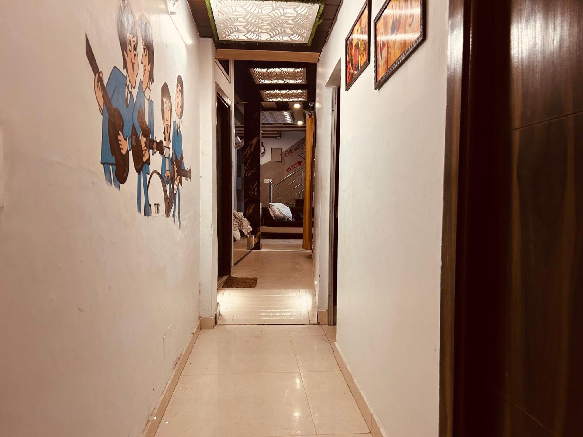 The For You Hotel & Restaurant Rishikesh Bagian luar foto